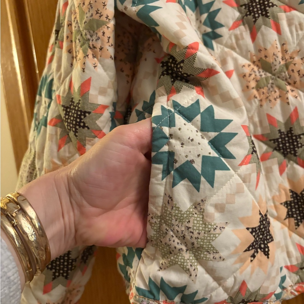 Quilting button Jacket  Universal Threads - Picture 5 of 7